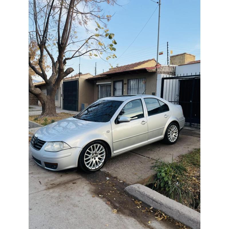 Volkswagen bora 1.8 t 2010