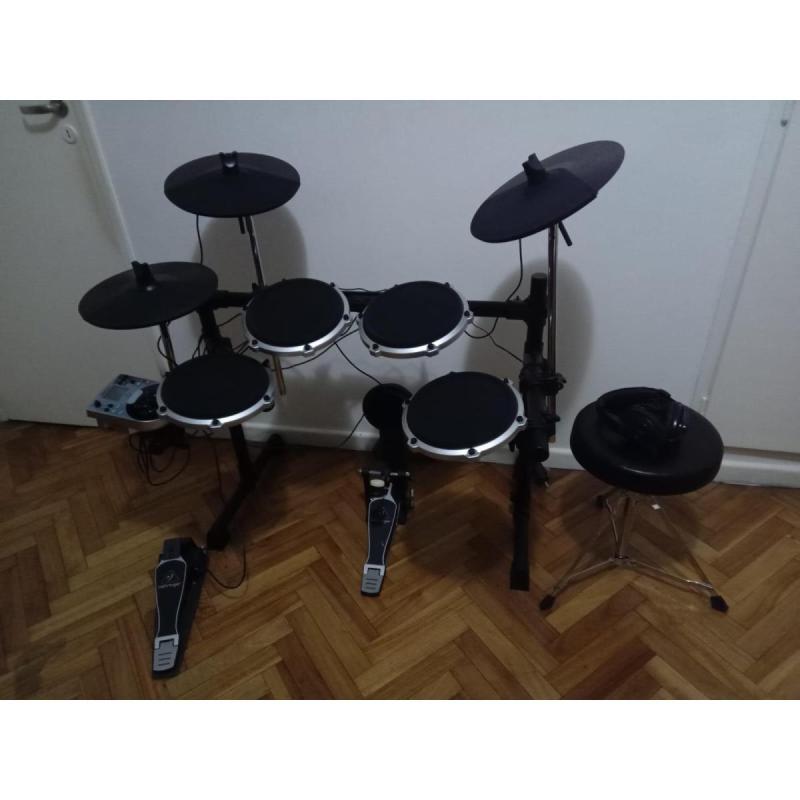 Batería Electrónica Behringer XD8 USB – kit completo + banco Krest 1000