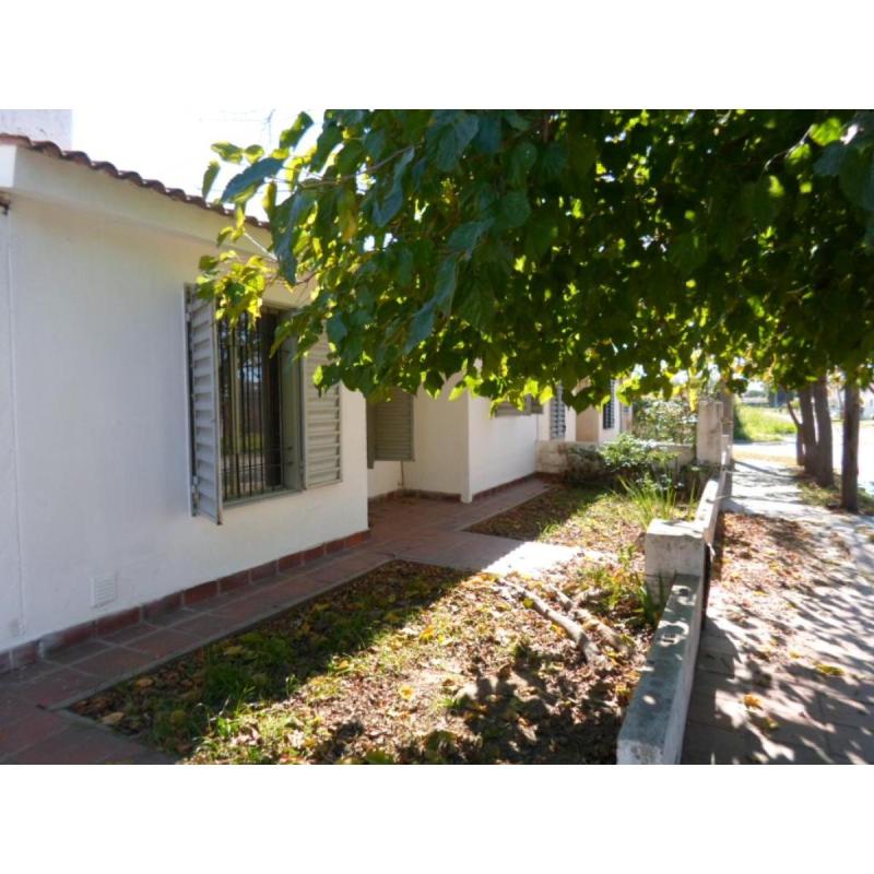 Venta casa bº los robles - cordoba capital - 2