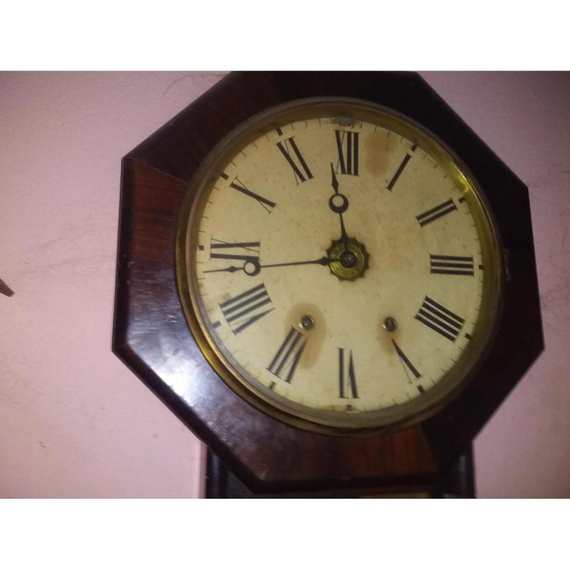 Reloj antiguo de pared