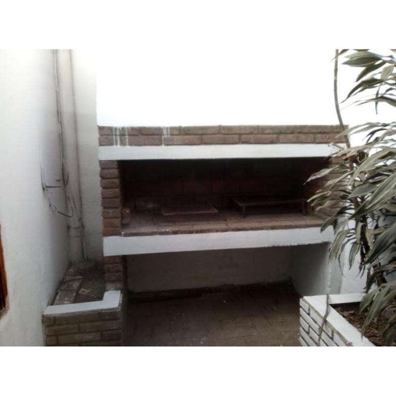 Alquilo casa 3 Dor 2 Baños,livin, c/c, garaje, patio, terraza, B° Alberdi- Cba. - 8