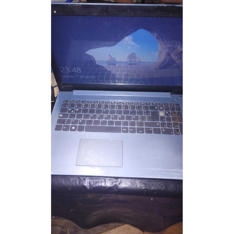 vendo con urgencia notebook I5 7200u 2.71ghz procesador 4 gb ram 1tb disco lenovo ideapad320