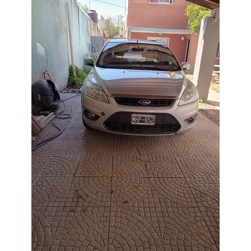Vendo o permuto focus 2013