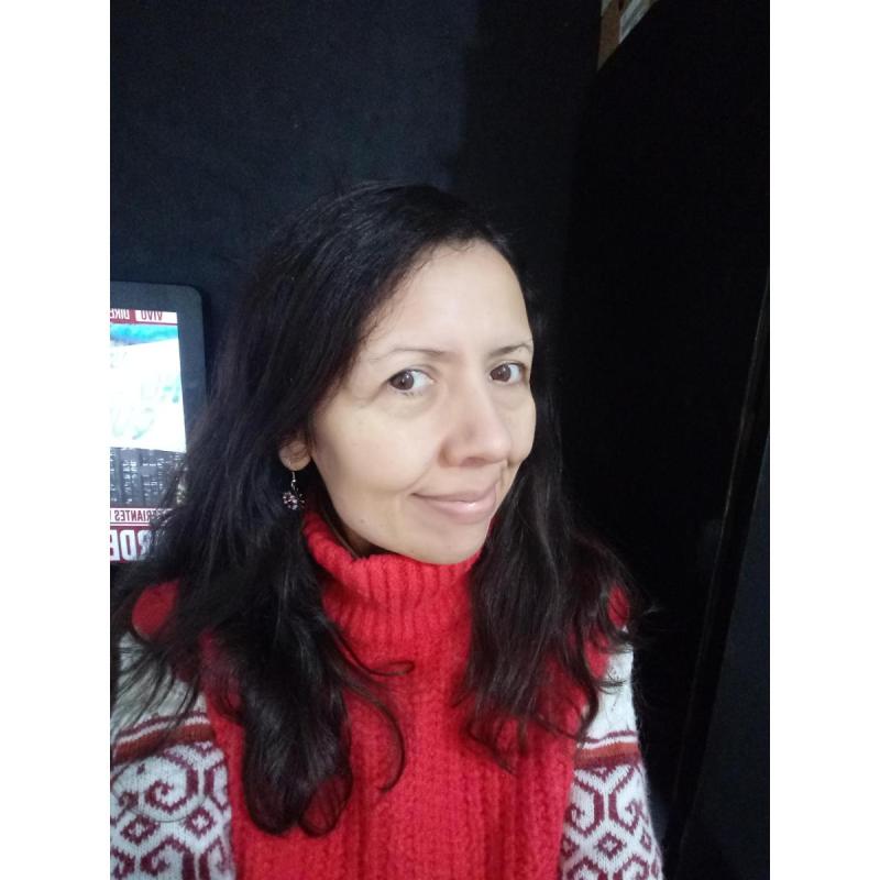 Empleada de limpieza y niñera.