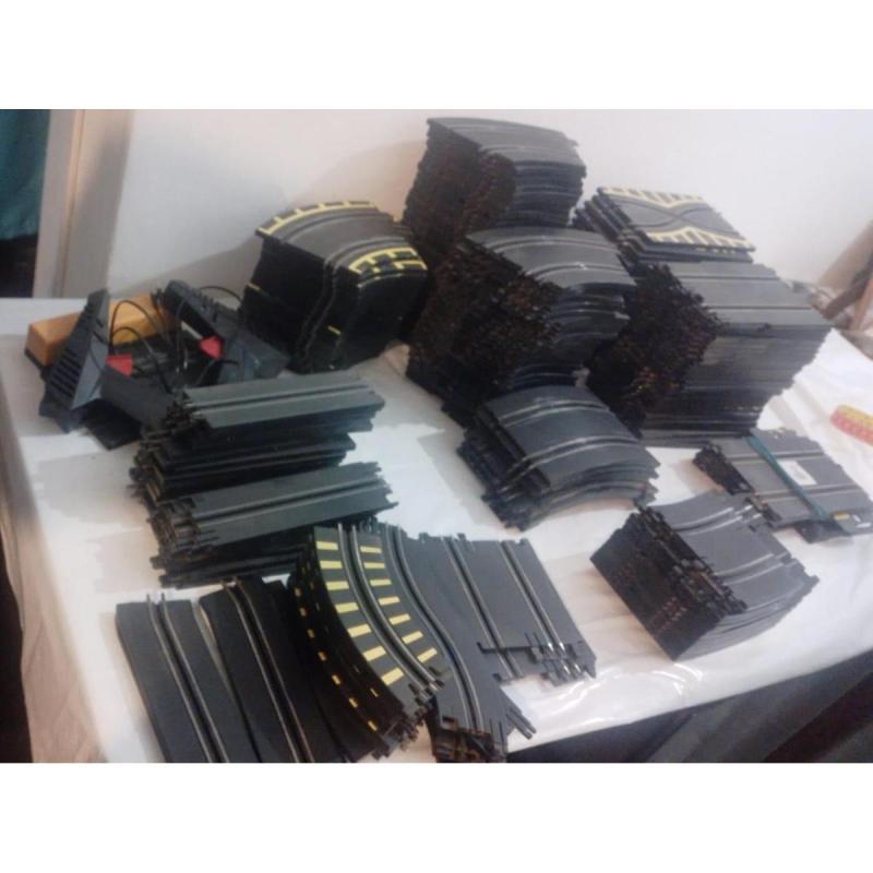 Tramos Pista Carreras Electrica. más de 15 mts. 5 looping. 21 autitos. - 2/10