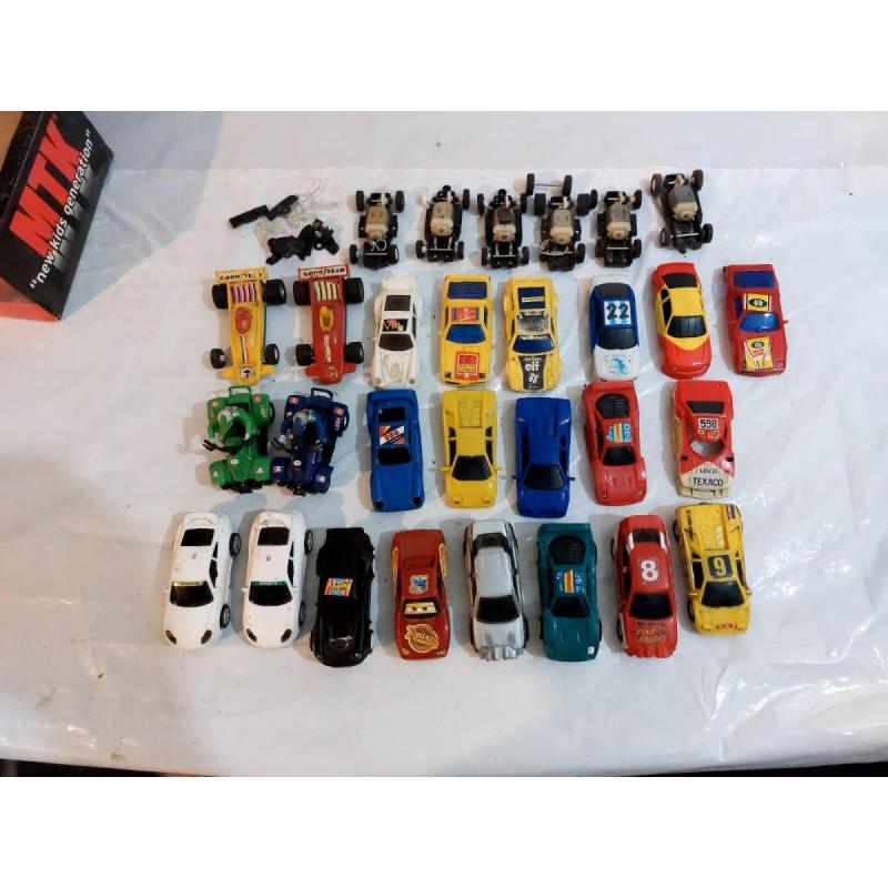 Tramos Pista Carreras Electrica. más de 15 mts. 5 looping. 21 autitos. - 4/10