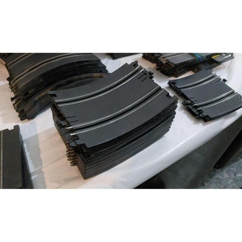 Tramos Pista Carreras Electrica. más de 15 mts. 5 looping. 21 autitos. - 8/10