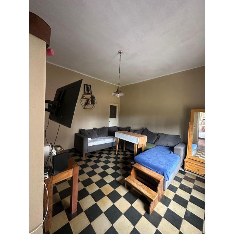 Casa con Local y Depto. en Esquina Estratégica