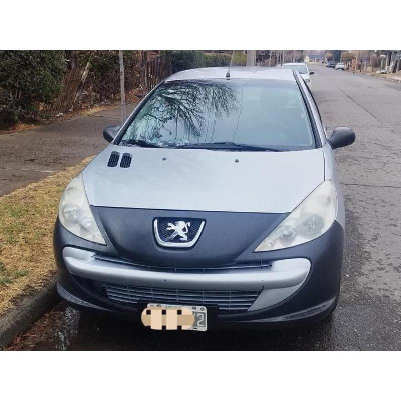 Vendo peugeot allure 1.4 2013 compact