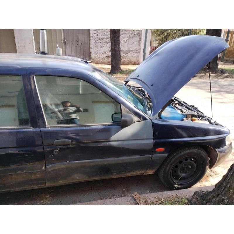 Vendo Escort 97 gnc y nafta funcionando ok - 3