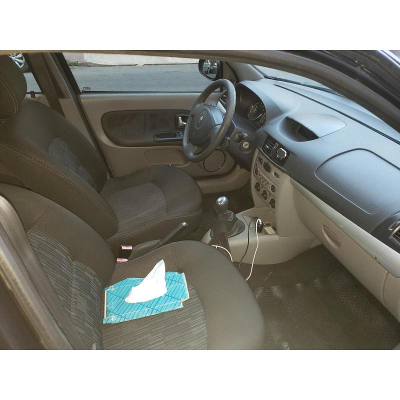 Vendo renault symbol confort 1.6 16valv 2011