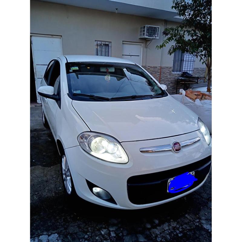 Vendo fiat palio essence modelo 2015 motor 1.6 con 93.000 km - 2