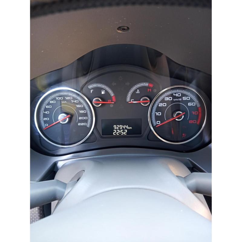 Vendo fiat palio essence modelo 2015 motor 1.6 con 93.000 km - 12