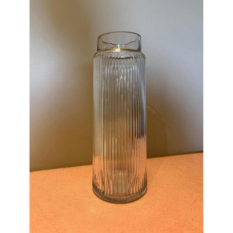 Florero Casa Chic de vidrio estriado con borde dorado