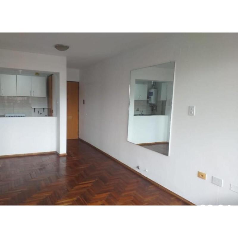 En venta departamento amplio balcon - - 5