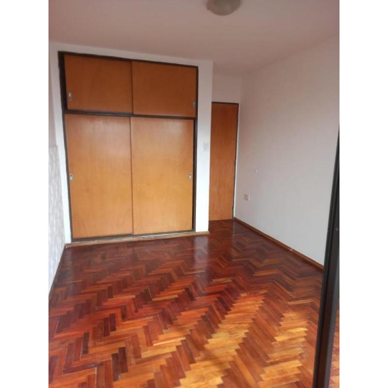 En venta departamento amplio balcon - - 6