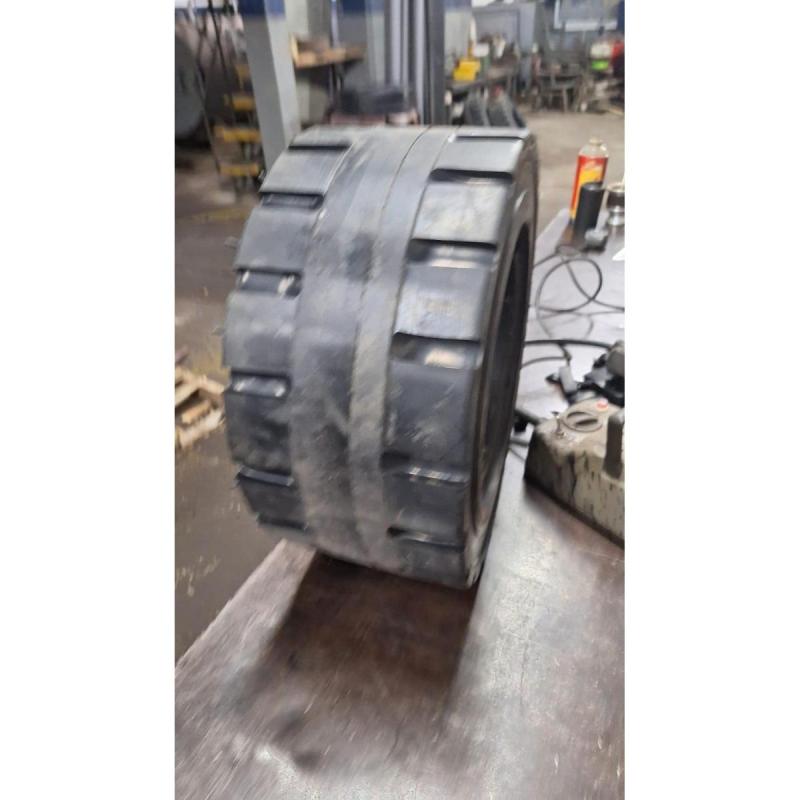 CUBIERTA MACIZA 200/50 x 10  sfm.rodavial