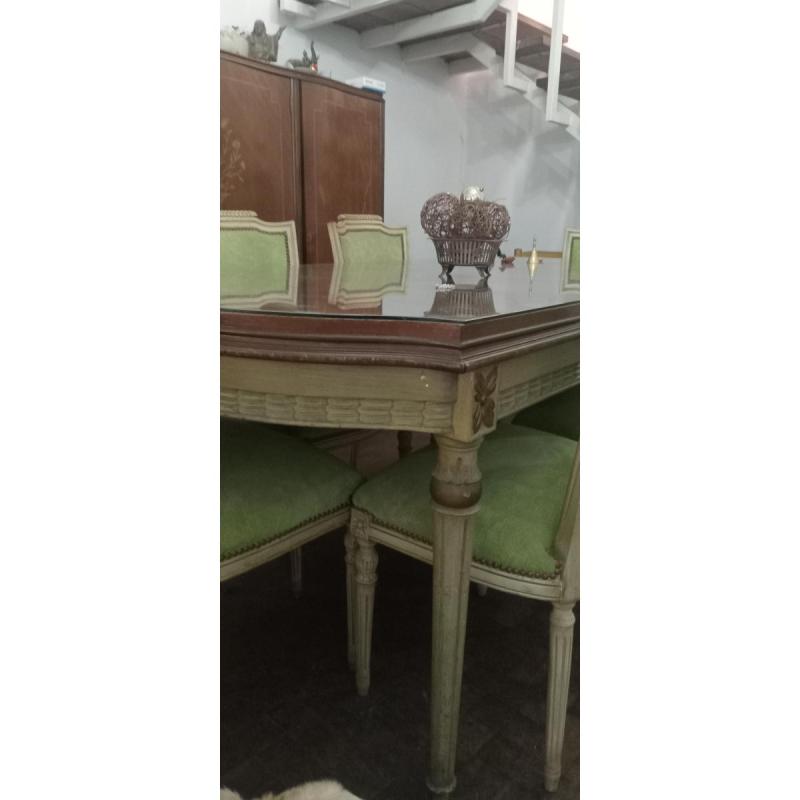 Extraordinario juego comedor