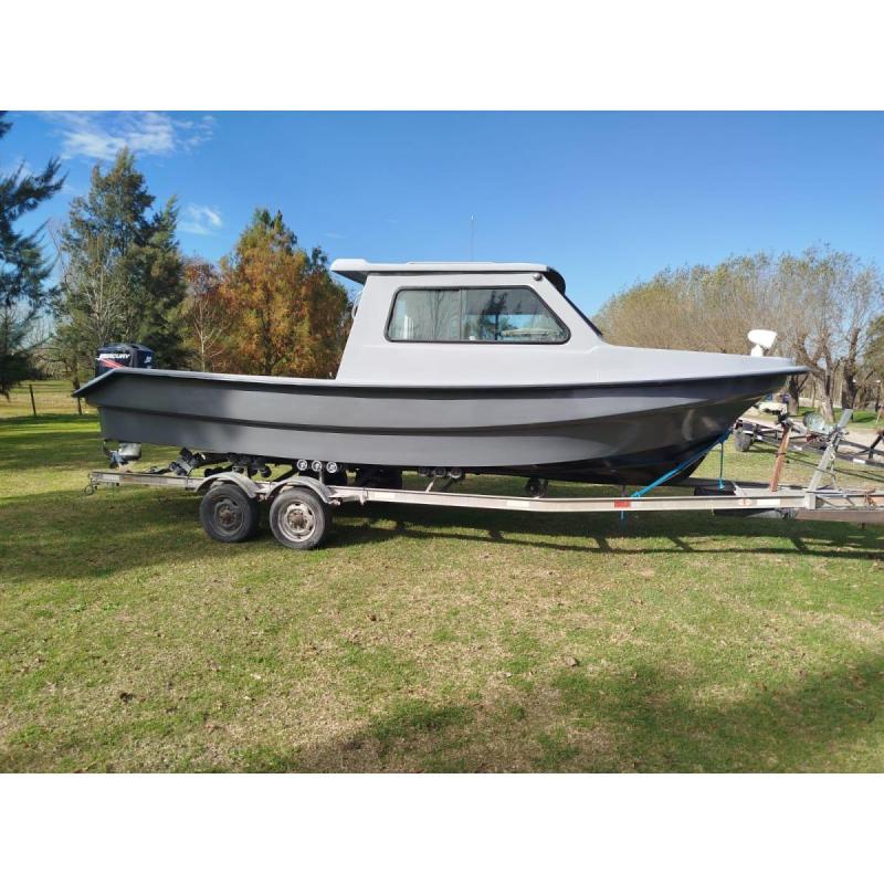 Lancha Tracker Cabinado 690 con Mercury 90HP - 4