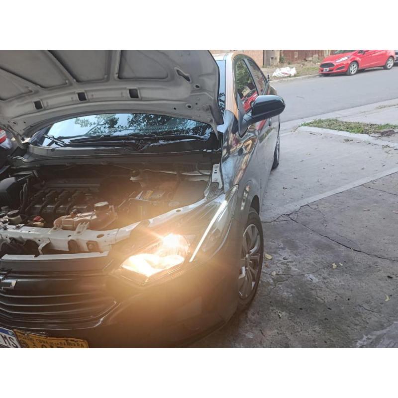 Chevrolet Onix Plus 1.4Mt Joy Black 2020 Gnc - 8/10