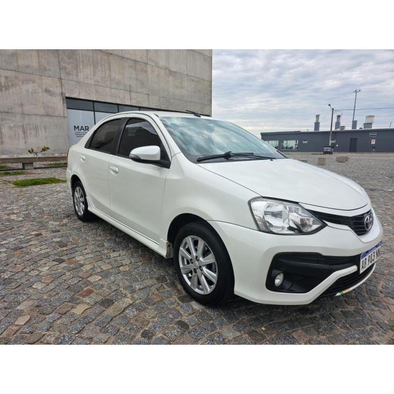 Toyota etios xls sedan modelo 2017 – version nueva