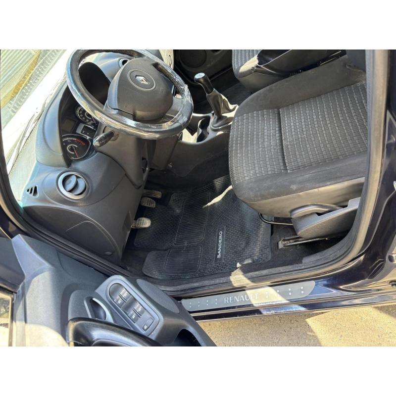 Vendo Sandero 2011 1.6 - 5
