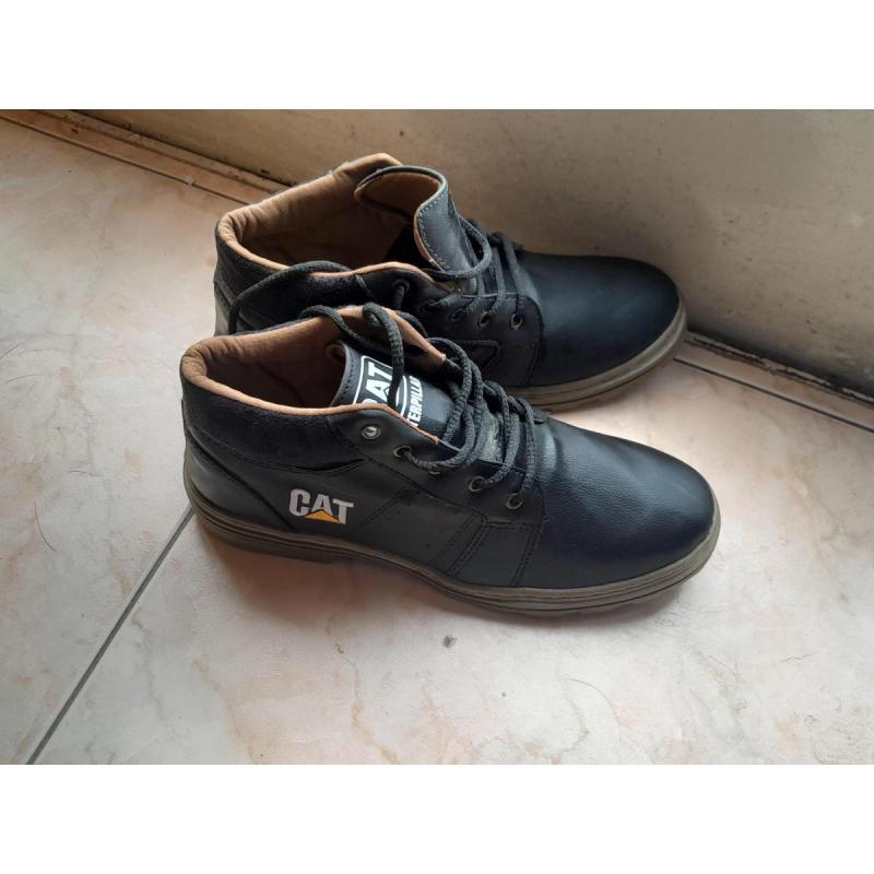 Vendo zapatos Caterpiller de hombre