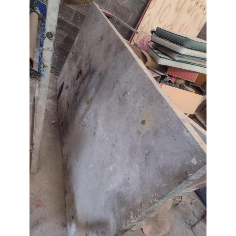 Vendo mesa de trabajo industrial de hierro muy resistente - 2