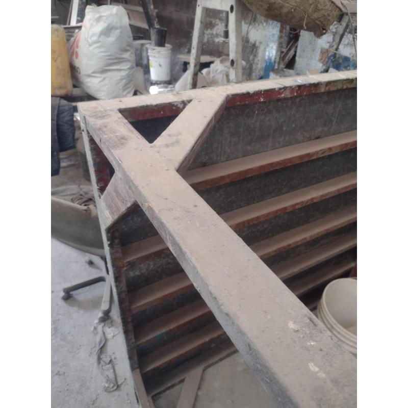 Vendo mesa de trabajo industrial de hierro muy resistente - 3