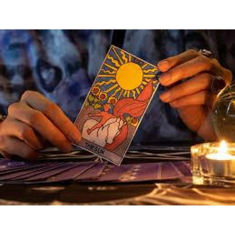 Buscamos Expertas en Tarot y Videncia