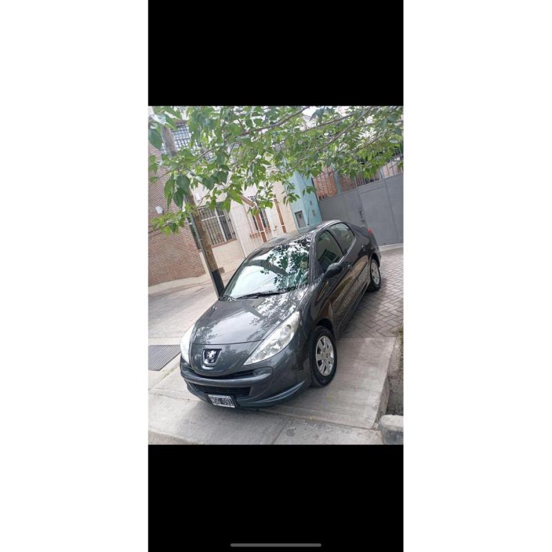 Peugeot 207 compact 1.4 nafta unica mano