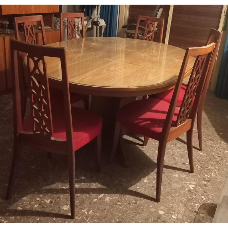 Venta Jgo. de Estilo-Mesa Comedor Extensible y 6 Sillas Tapizadas