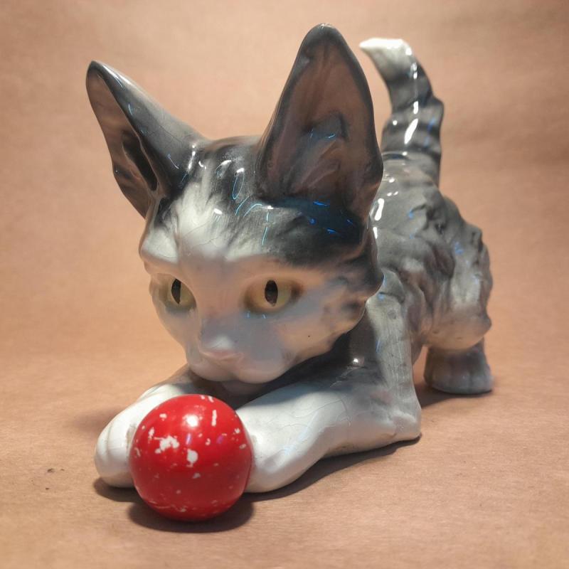 Gato Jugando Con Pelota Roja Cerámica Goebel W. Germany - 5