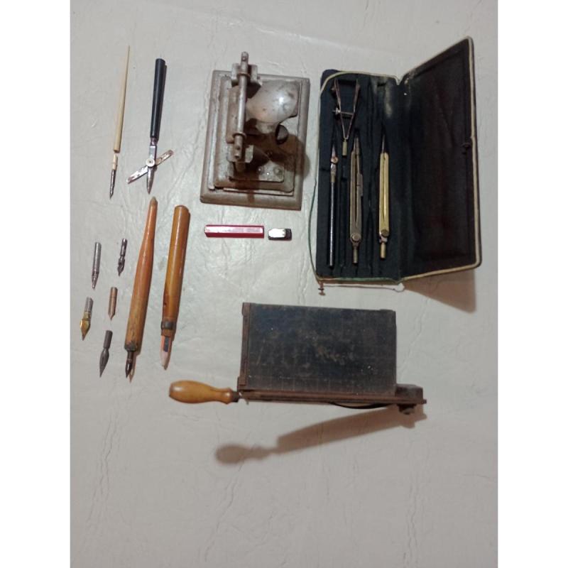 Antiguos Elementos de Escritorio Tiralineas, Plumín, Perforadora, Portaplumas Y Más