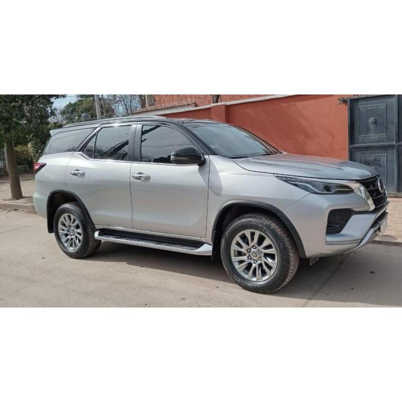 Toyota sw4 2023 - 2