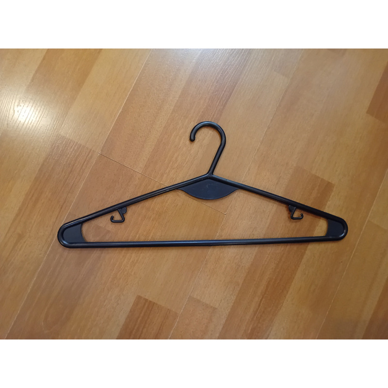 477 Perchas plásticas adulto