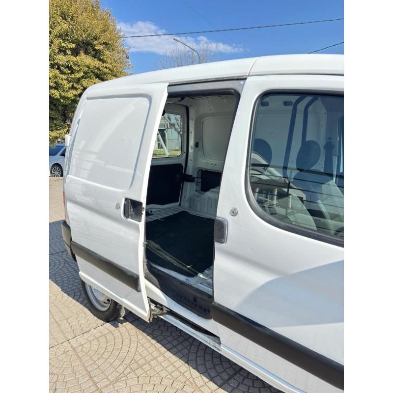 Vendo Peugeot Partner 2018 hdi 1.6 - 4