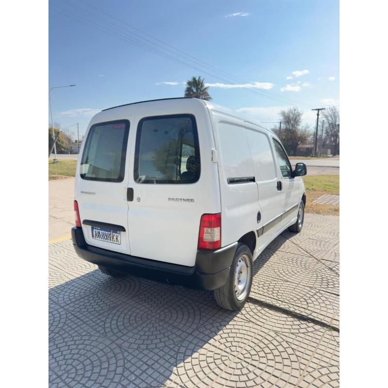 Vendo Peugeot Partner 2018 hdi 1.6 - 6