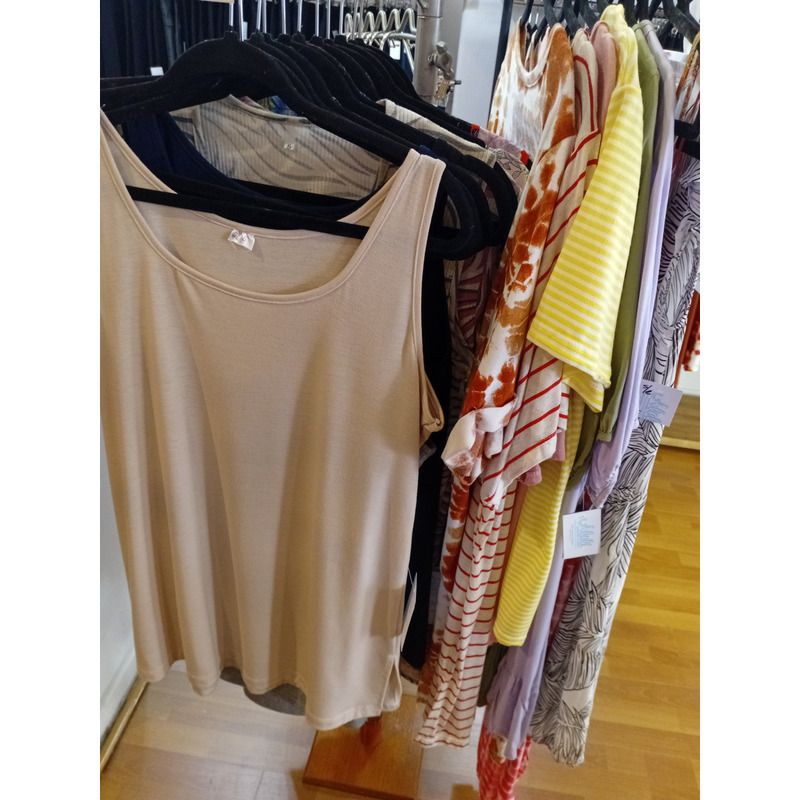 Lote de ropa, en su mayoría verano/otoño