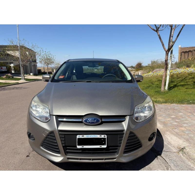 Ford Focus III 1.6L 2014 - 11