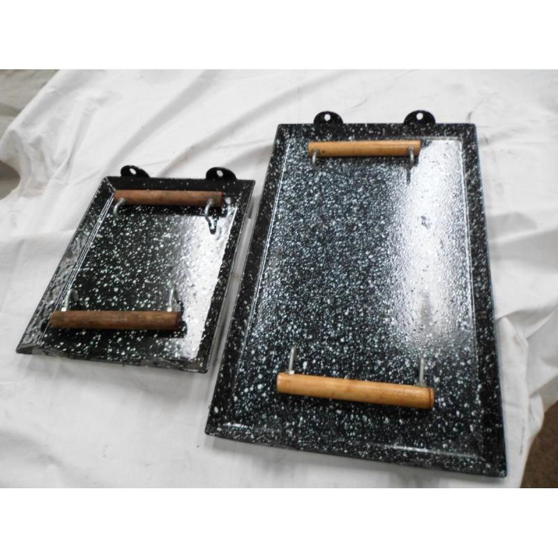 Planchetas, bandejas, ollas, cajas con tapa, todo enlozados, cunas etc. - 2/17