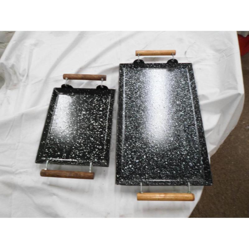 Planchetas, bandejas, ollas, cajas con tapa, todo enlozados, cunas etc. - 3/17