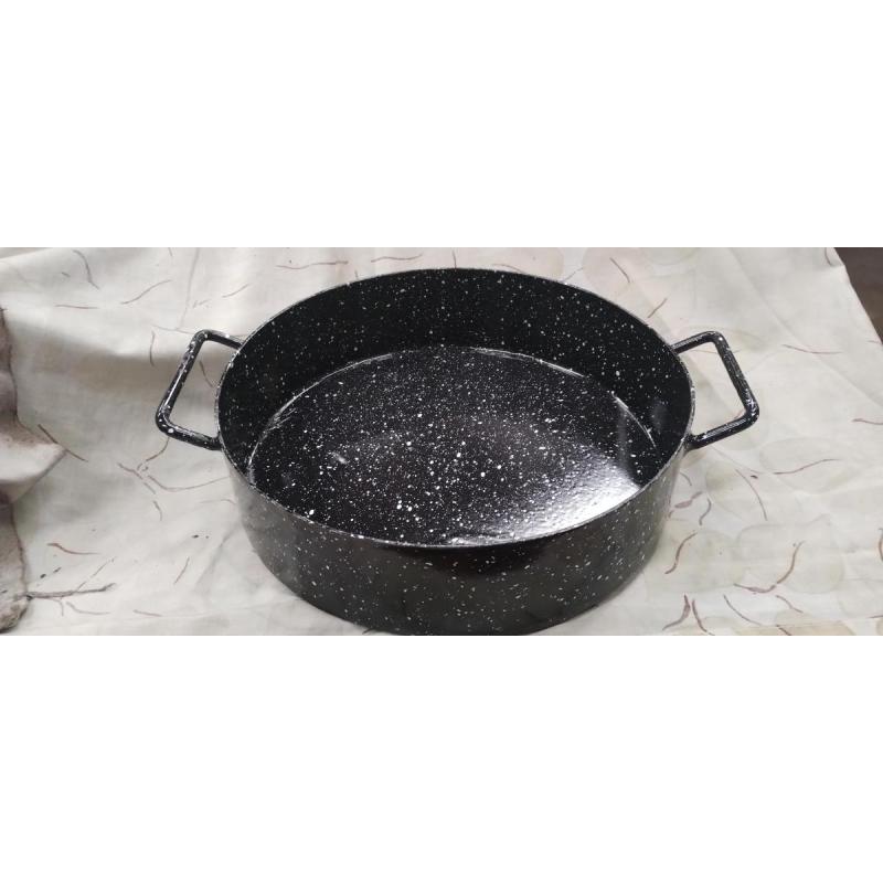 Planchetas, bandejas, ollas, cajas con tapa, todo enlozados, cunas etc. - 10/17