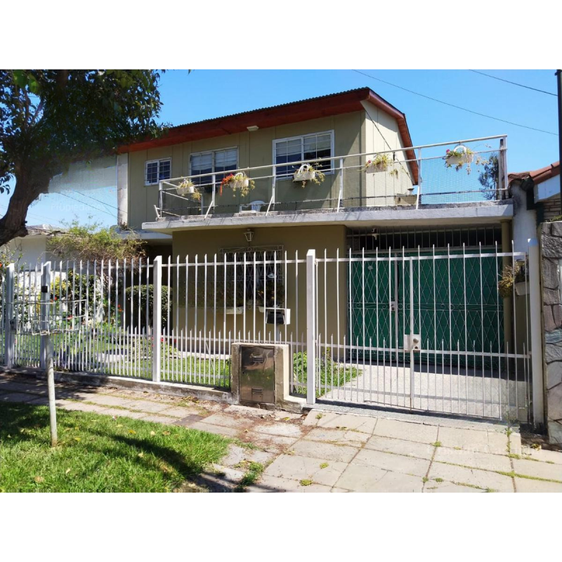 Venta de casa multifamiliar. Boulogne Sur Mer, San Isidro, Prov. de Bs As.
