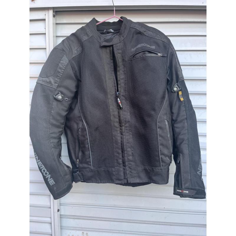 Campera moto 4 estaciones Nine to One