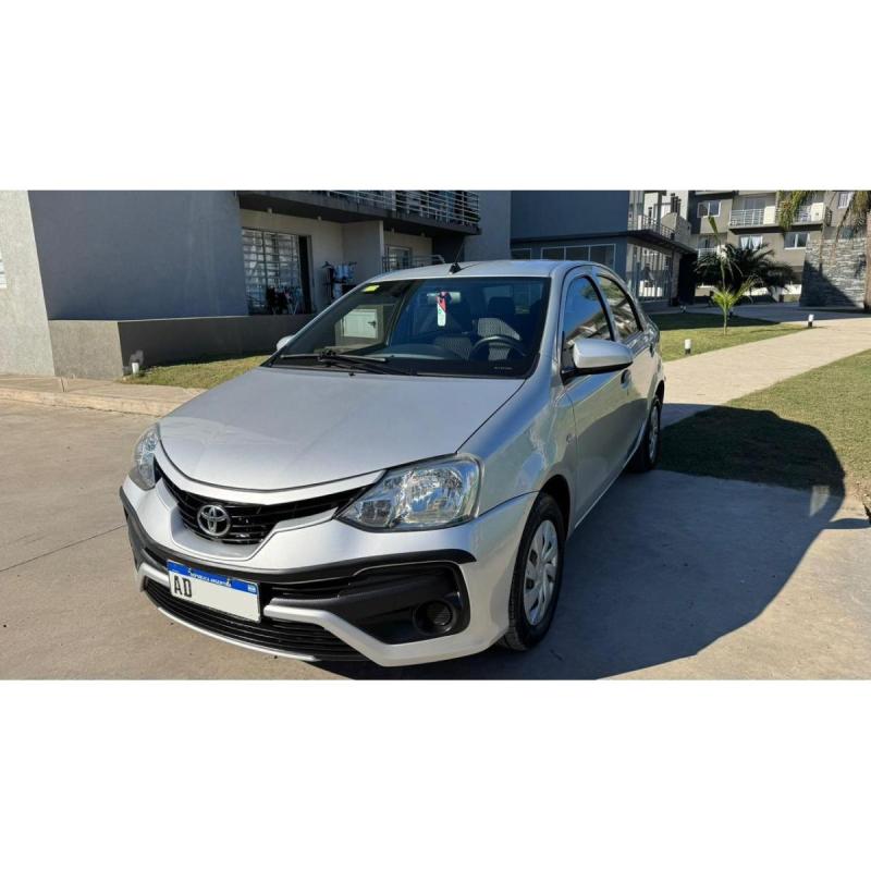 Vendo toyota etios 2018 sedan