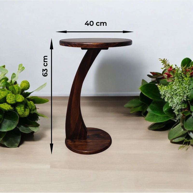 Mesita de madera. Mesa de apoyo, laqueada con laca poliuretanico