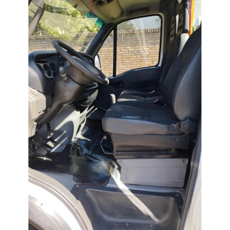 Iveco Daily 3.0 Chasis 2015 – Diésel, frenos a aire, excelente estado, listo para trabajar - 4
