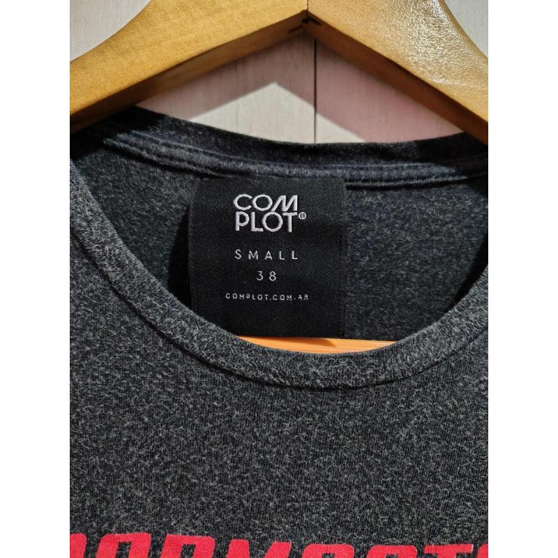 Remera Complot Talle 38! - 2