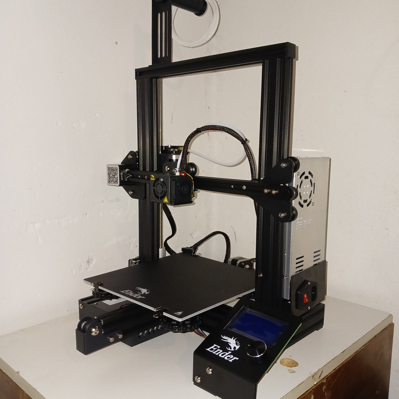 Impresora ENDER 3D v2 completa mas 5 rollos de filamento pla